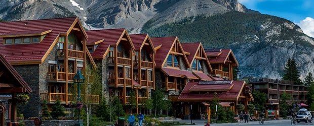 Moose-Hotel-Banff-Canada.jpg