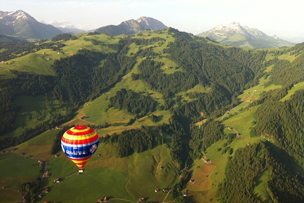 Hot air balloon Gstaad
